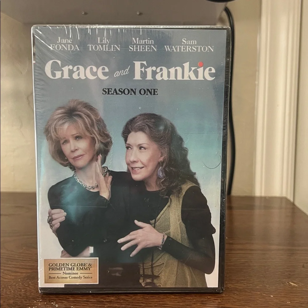 Grace and Frankie Season One- Six ( 1-6) DVD Box Set - Picture 2 of 4